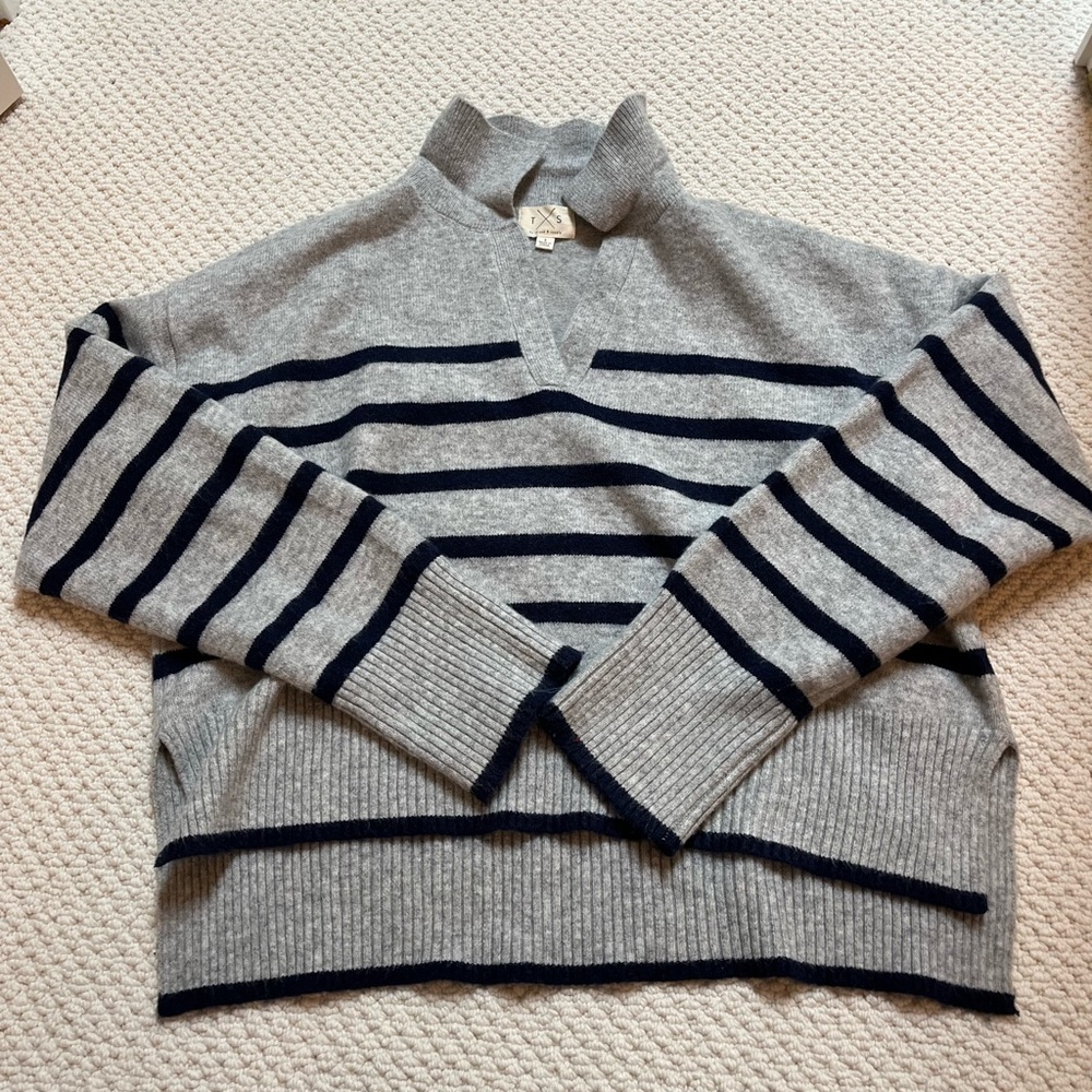 Dry Goods V-Neck Sweater in Gray and Black